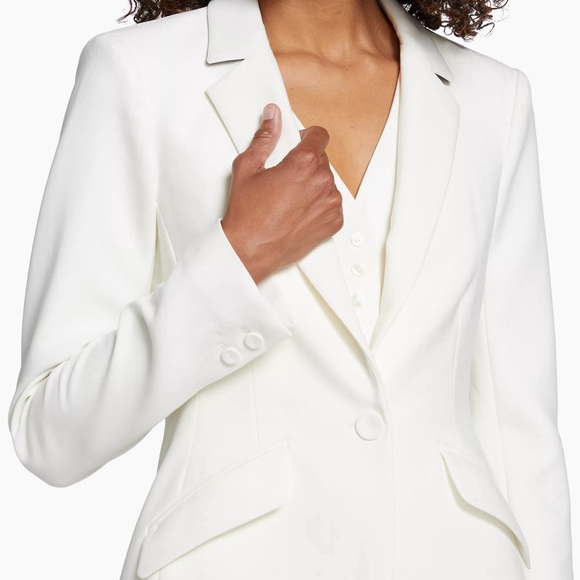 Favorite Daughter

The Favorite Blazer - Picture 3 of 5